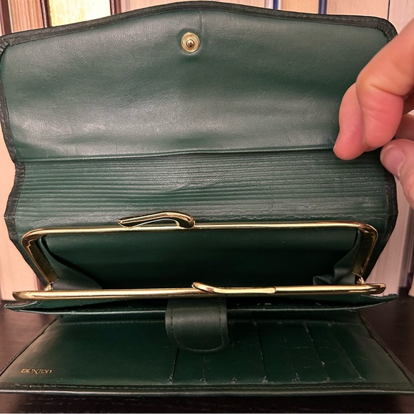 Buxton - Vintage Trifold Green Leather Wallet - Picture 9 of 16